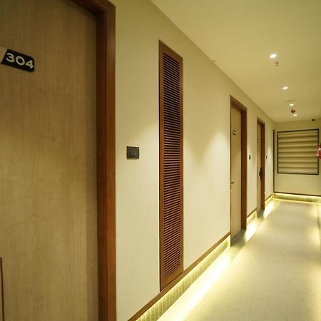Hotel Laksh Rāipur Exteriör bild
