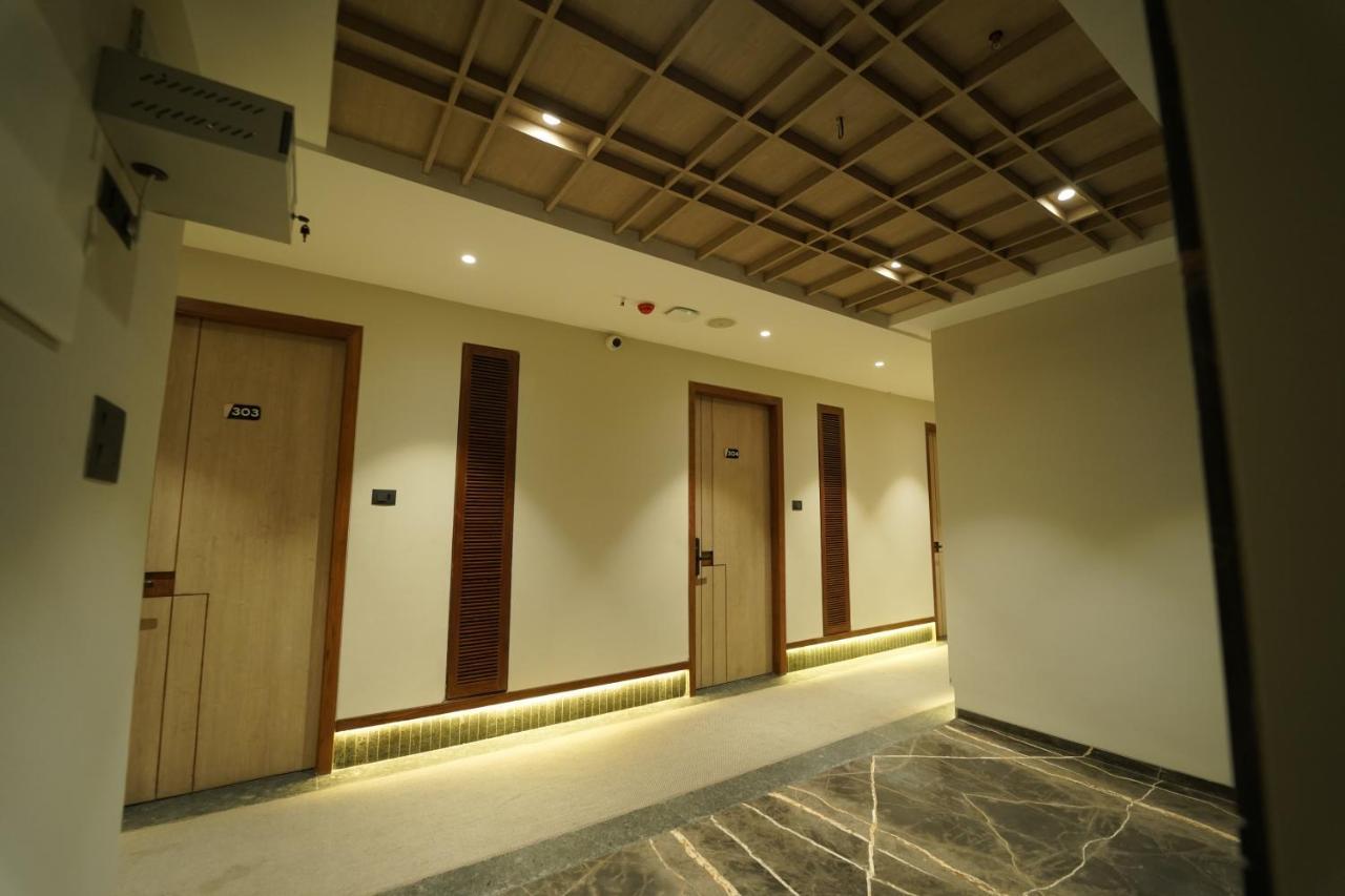 Hotel Laksh Rāipur Exteriör bild
