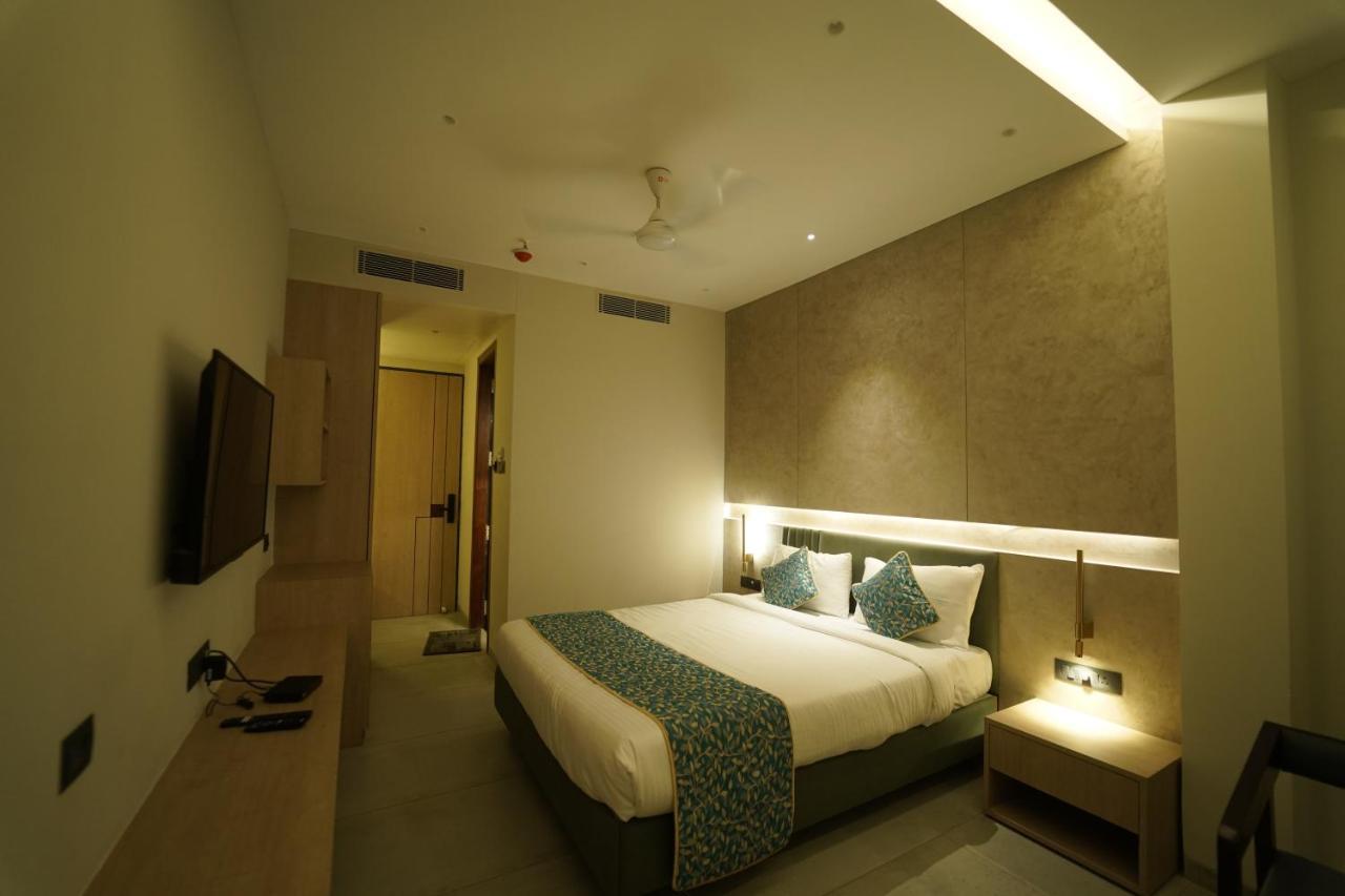 Hotel Laksh Rāipur Exteriör bild