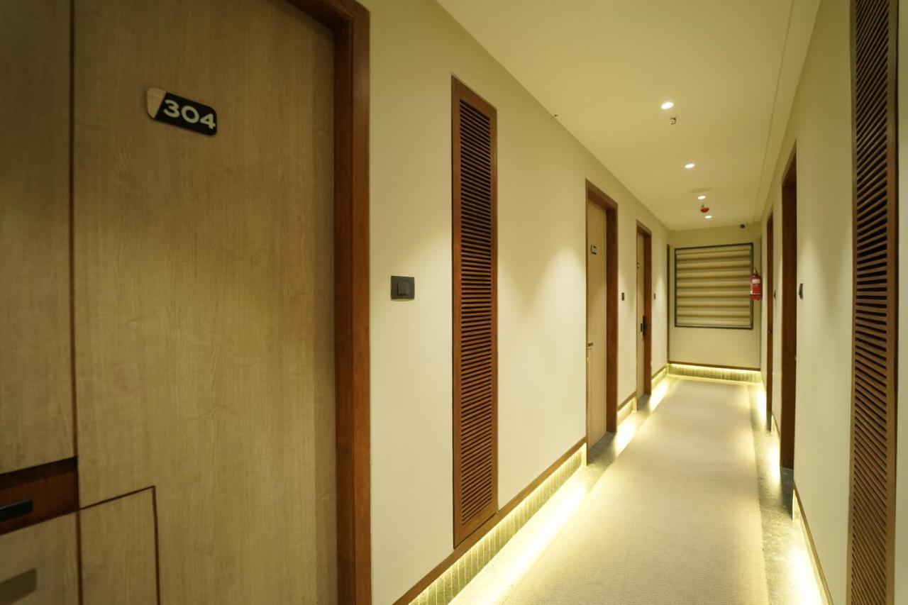 Hotel Laksh Rāipur Exteriör bild