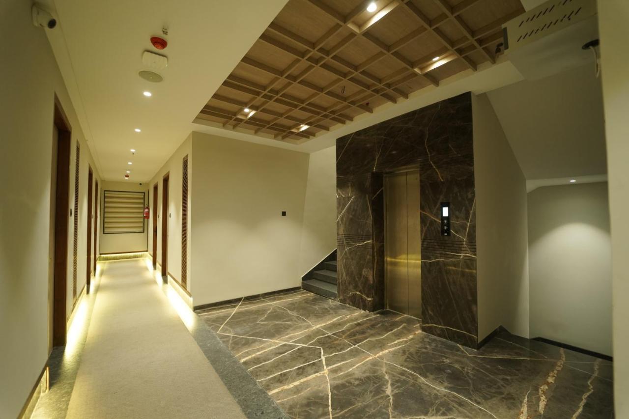 Hotel Laksh Rāipur Exteriör bild