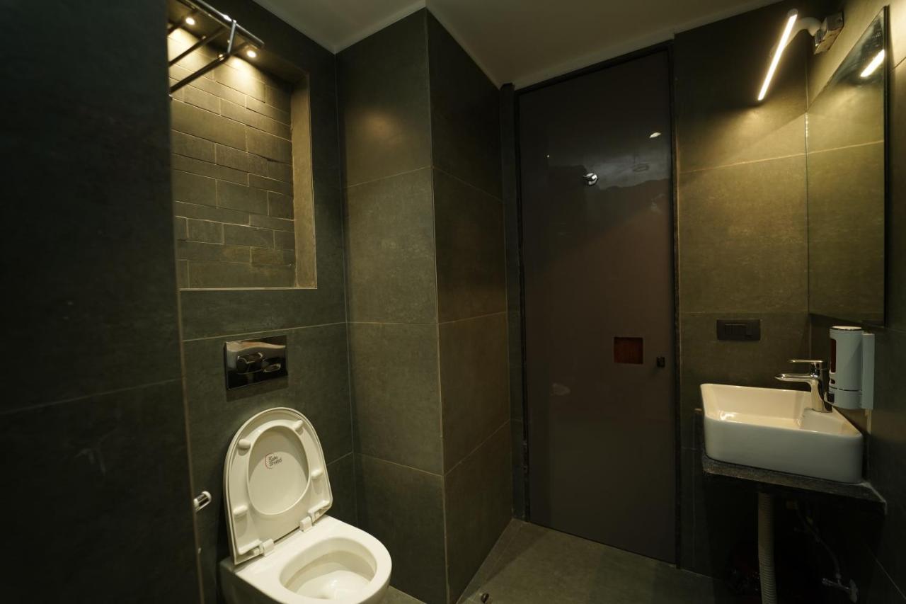 Hotel Laksh Rāipur Exteriör bild
